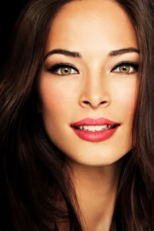 Kristin Kreuk denies knowledge of sex cult.