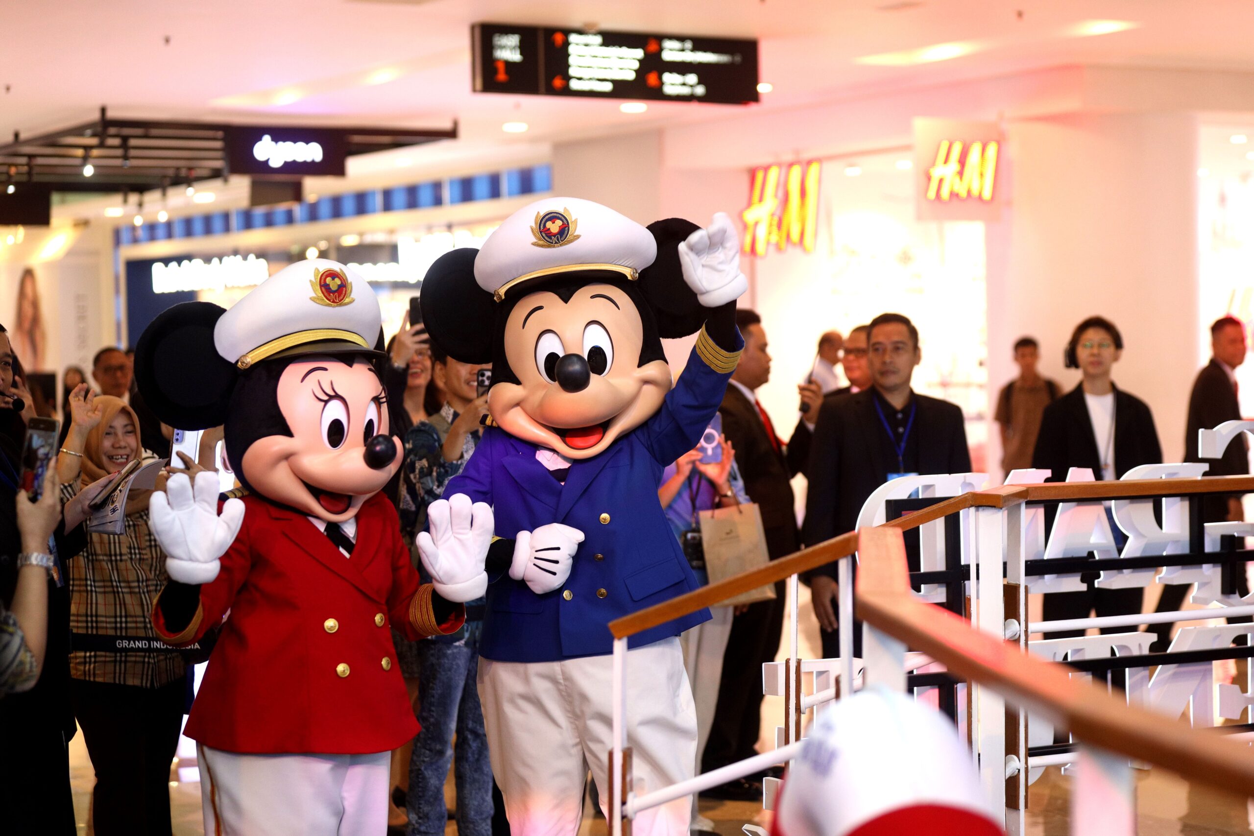 Disney Cruise Cancelled After 6700 Passengers Boarded