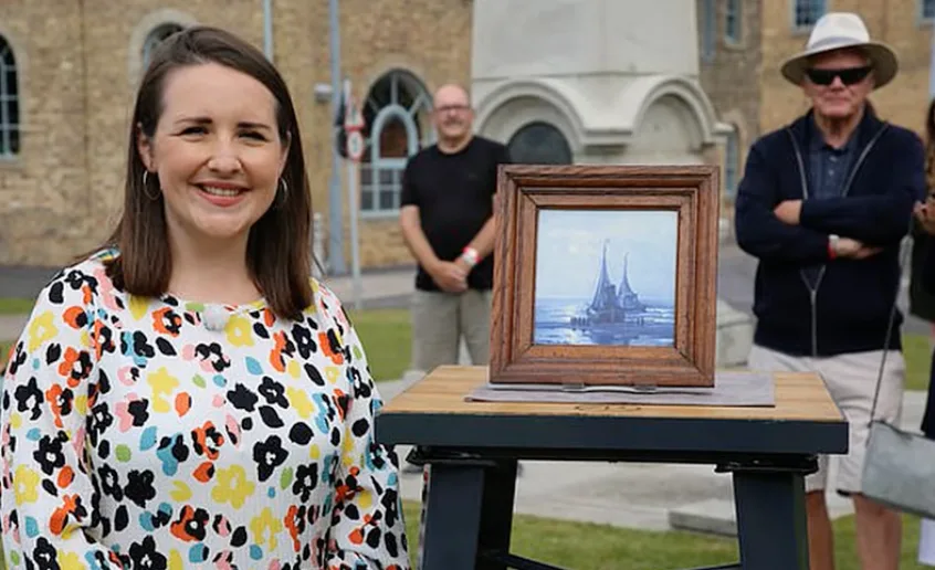 'Antiques Roadshow' Star Theo Burrell Dead At 39