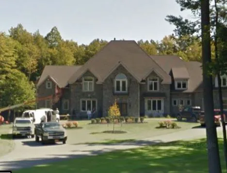 Contractor files lien against Sara Bronfman’s Albany mansion, claims heiress stiffed him out of $35k