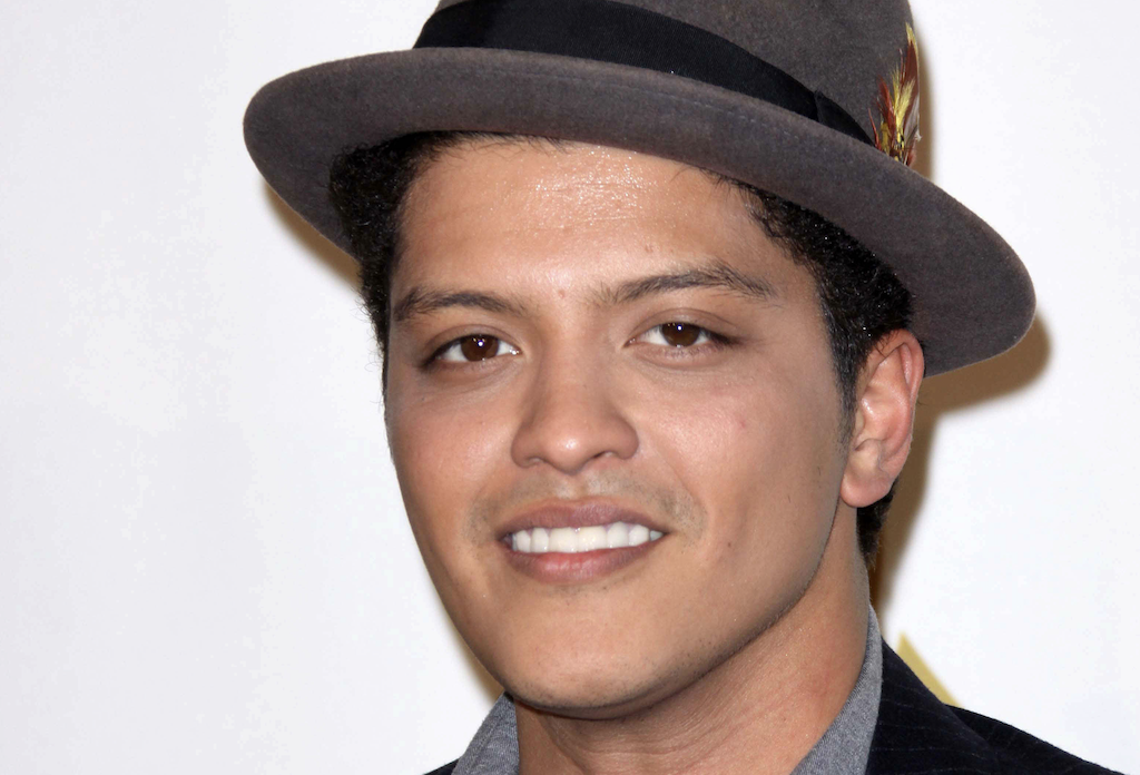 Bruno Mars Just Joined Elvis Presley, Frank Sinatra, Dean Martin, And Sammy Davis Jr On A List Nobody Gets On Anymore