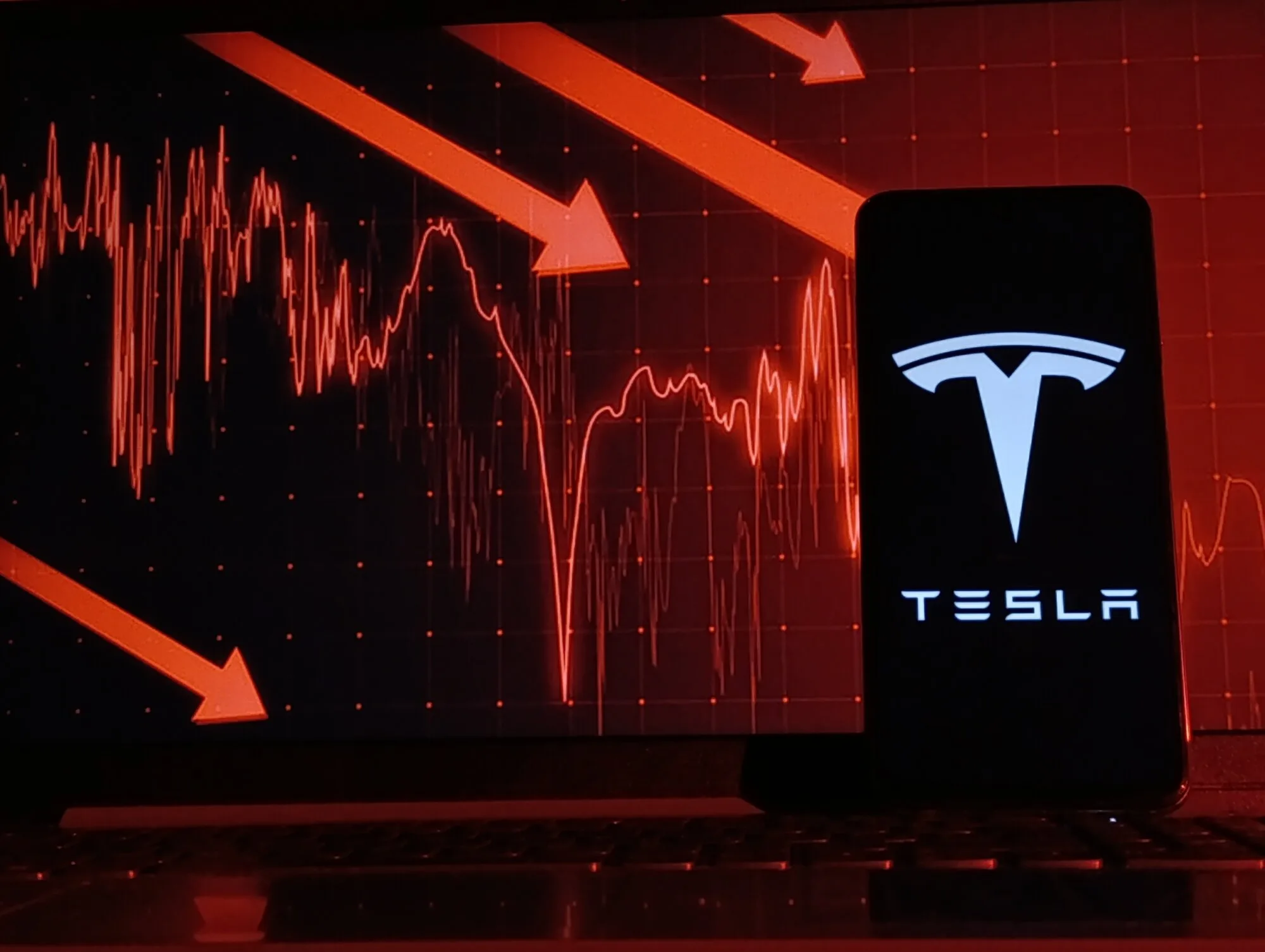TSLA Stock Falls After Hours After Compnay Misses Earnings By 39 Percent