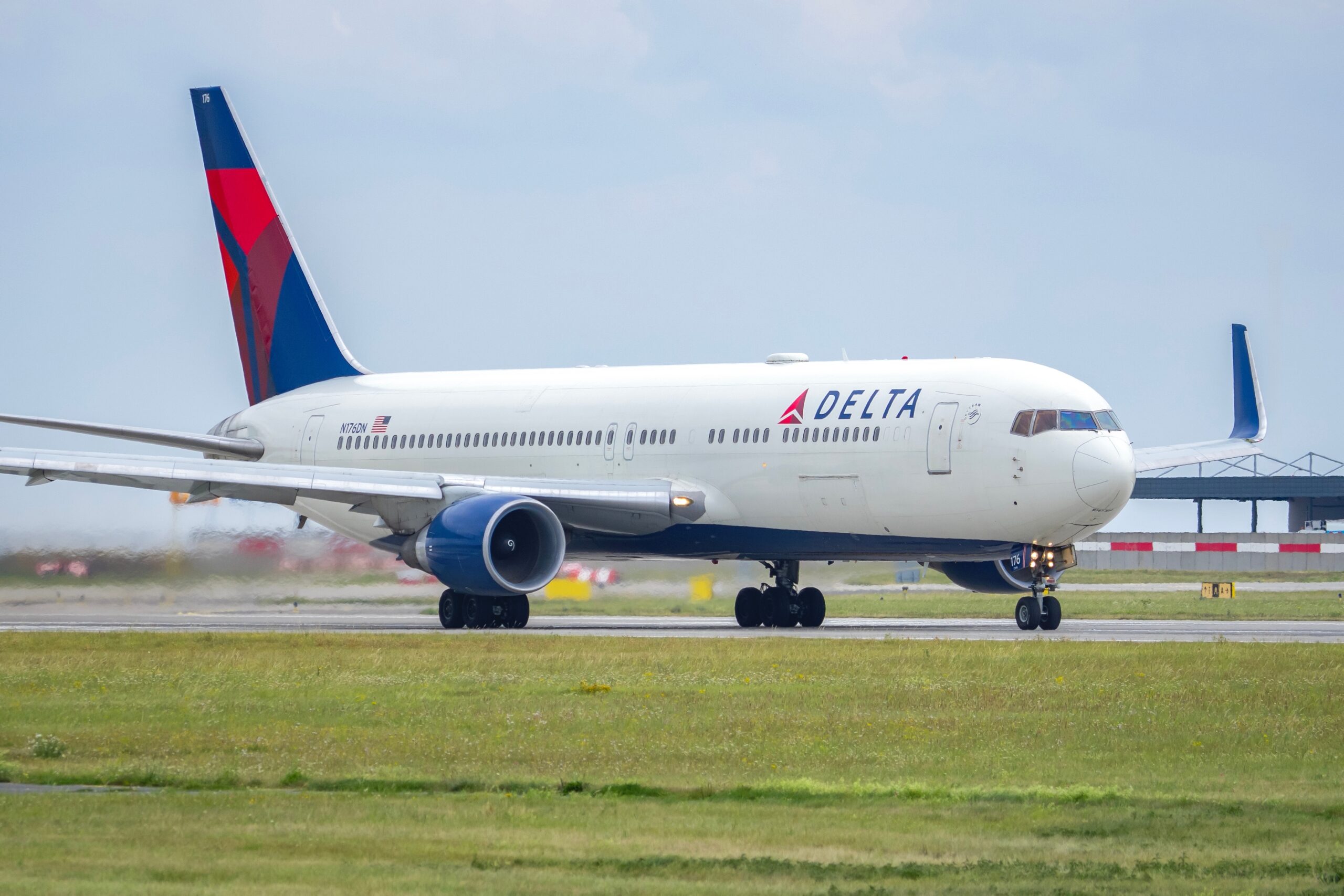 Delta Flight Snack Policy Update Removes All Service On Flights Under 350 Miles