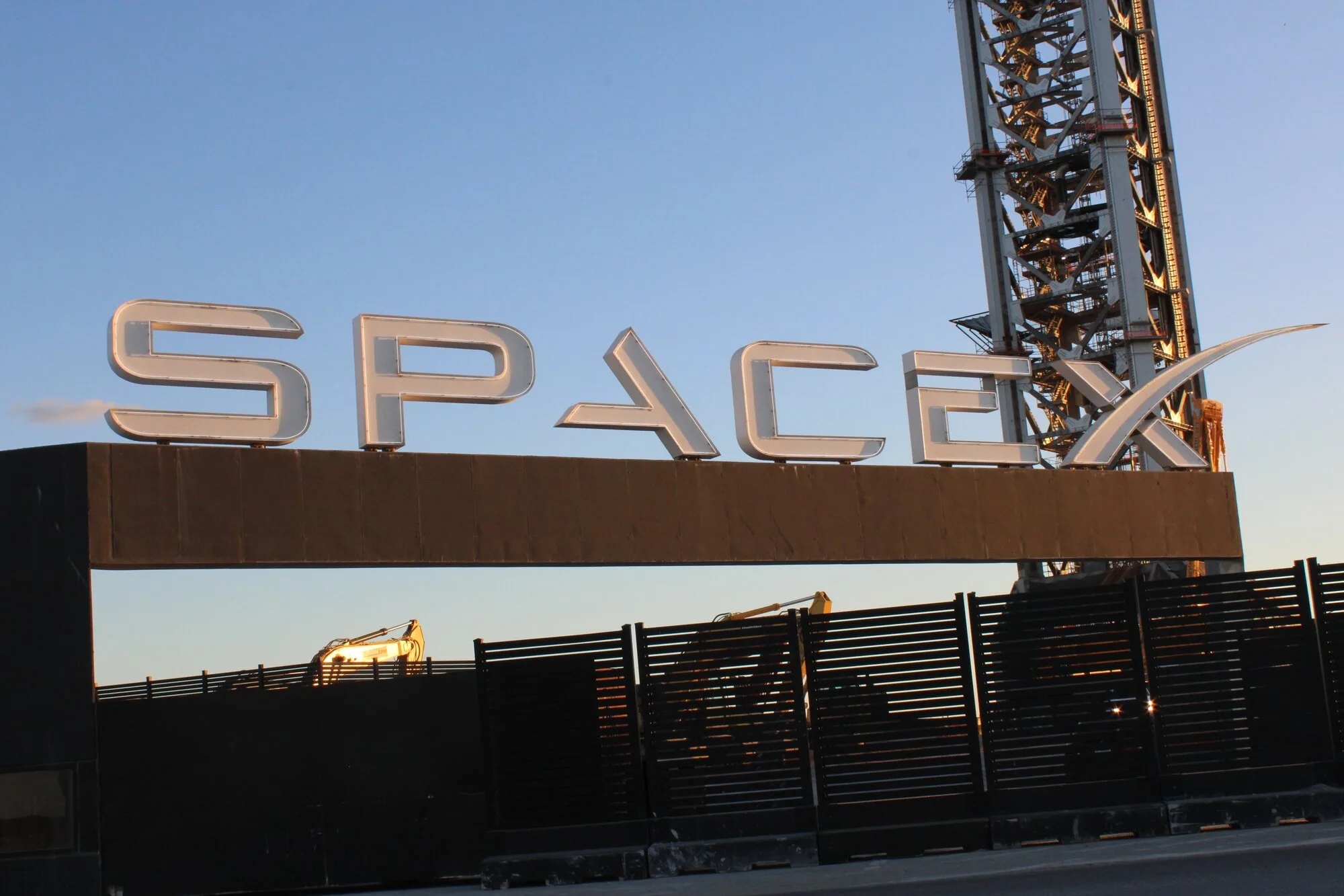 SpaceX Stock Falls Below Its IPO Price After Wall Street Releases Wildly Bullish Targets