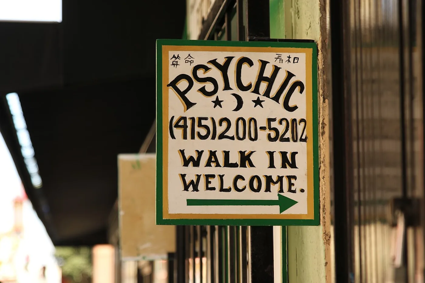 6 Essential Keys to Finding The Right Psychic Readers Online