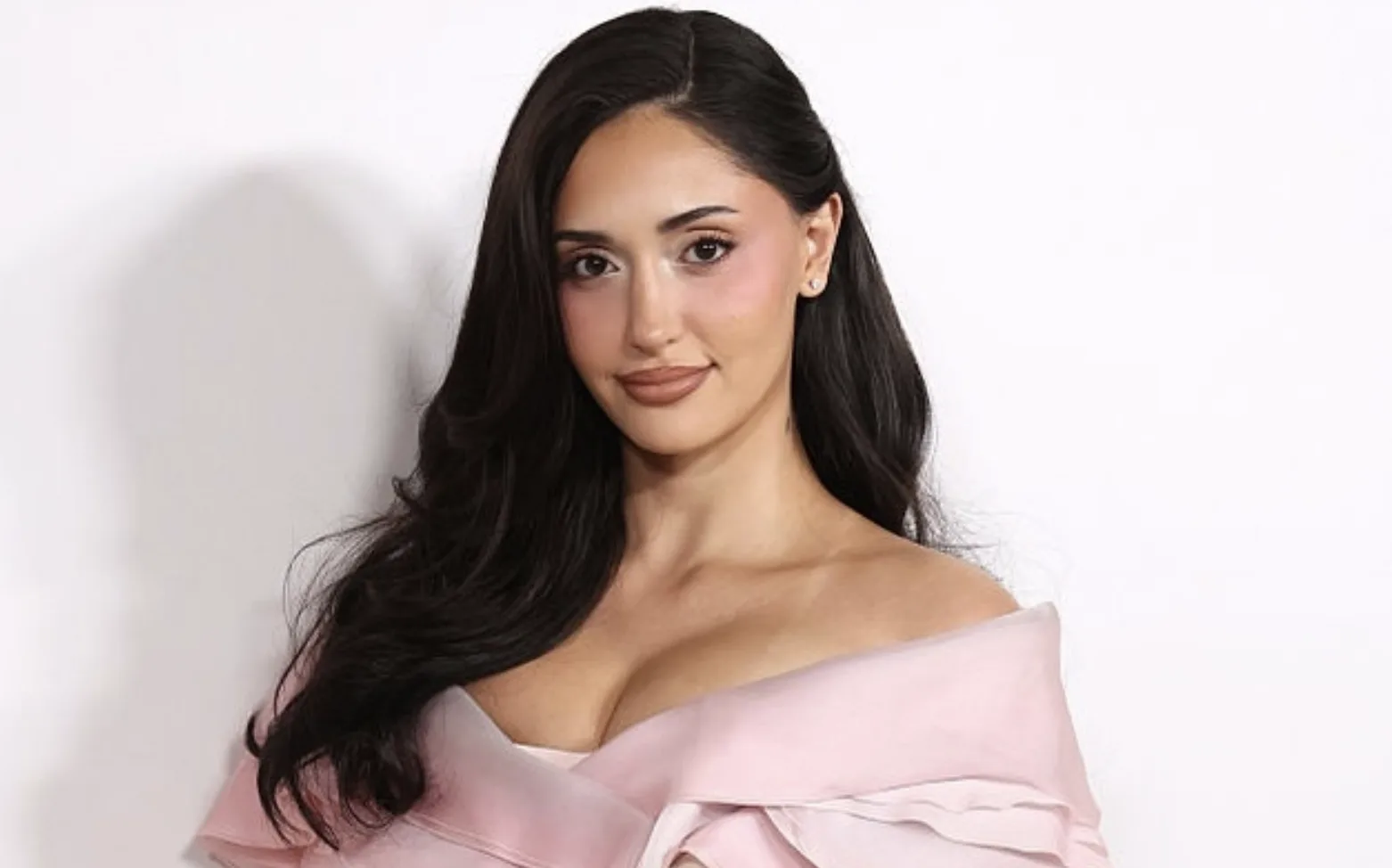 Leah Kateb Has Had Her Dream Wedding Dress Saved Since 2019 And She Just Told Us Exactly What She Wants