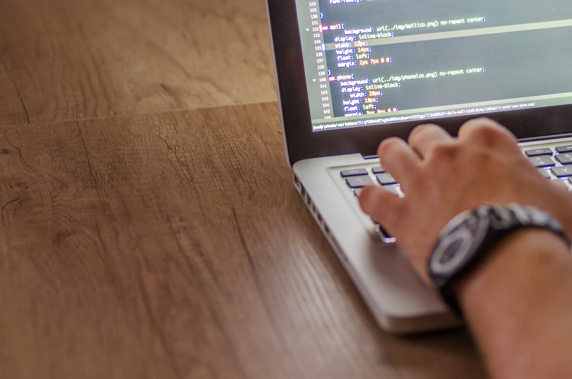 An Interview with IT Expert Dr. Luo Siyang