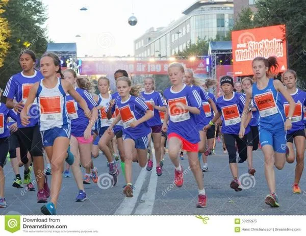 group-running-girls-blue-dresses-stockholm-sweden-aug-year-old-event-midnattsloppet-august-stockholm-58225975