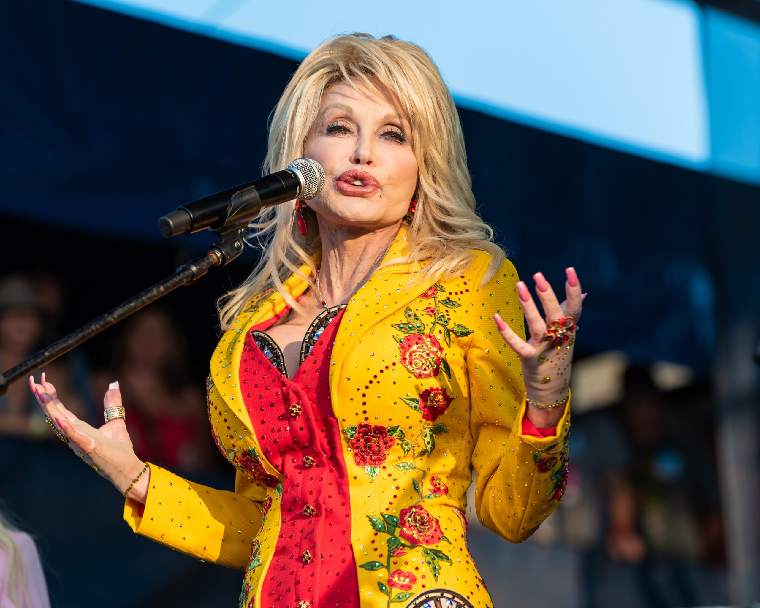 Dolly Parton Cancels Shows For Health Reasons And Here’s What We Know