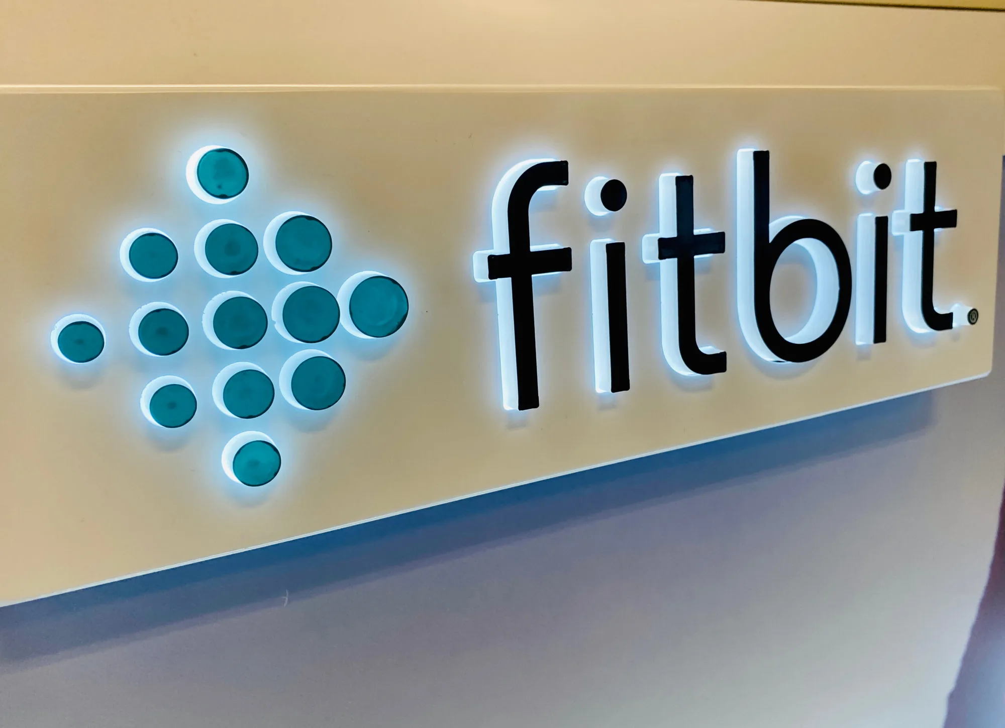 Fitbit Air Is Available Today And Here Is What Two Weeks Of Testing Found