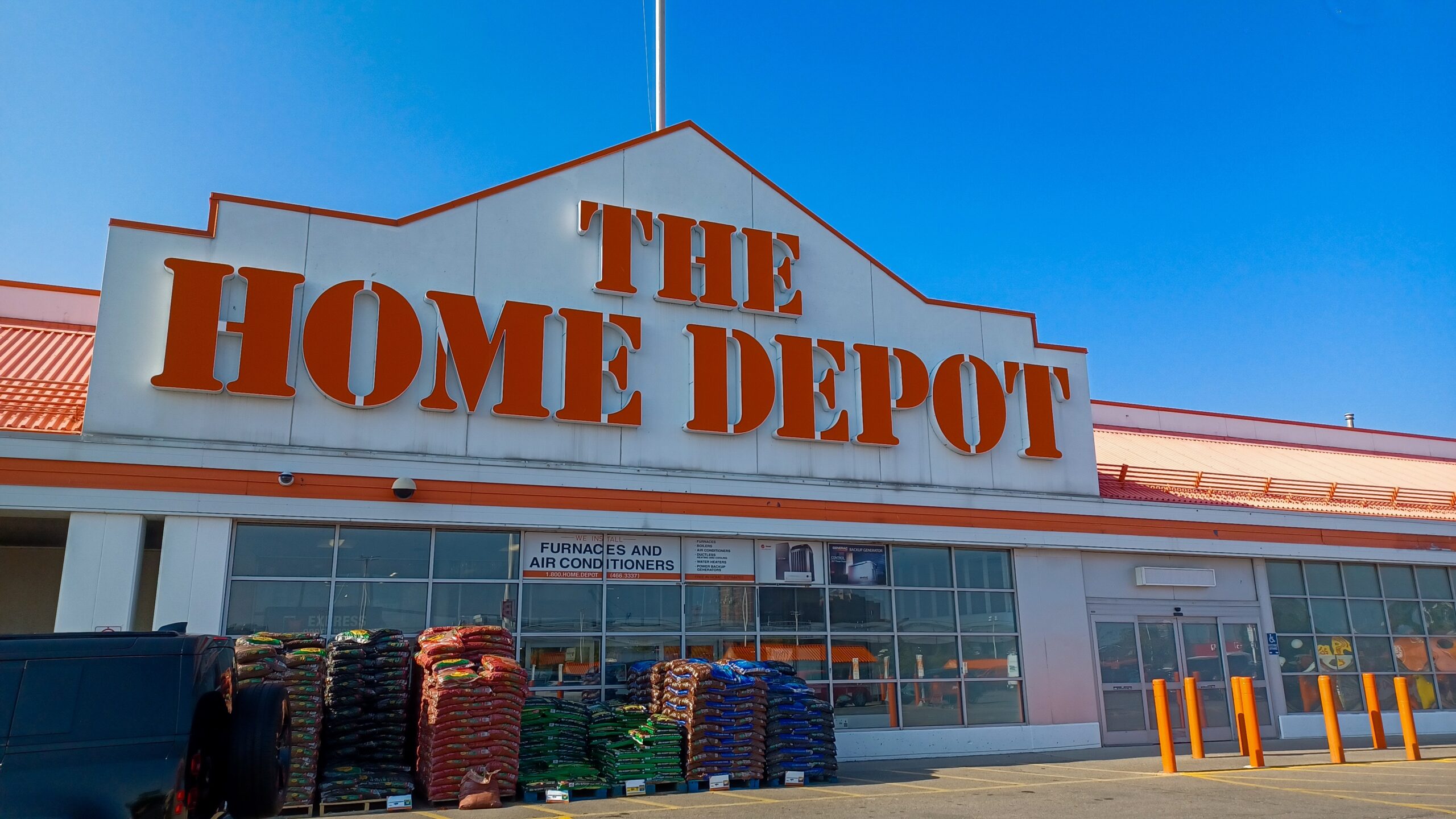 Home Depot Theft Ring Sold $600,000 In Stolen Tools At A Swap Meet And Got Caught