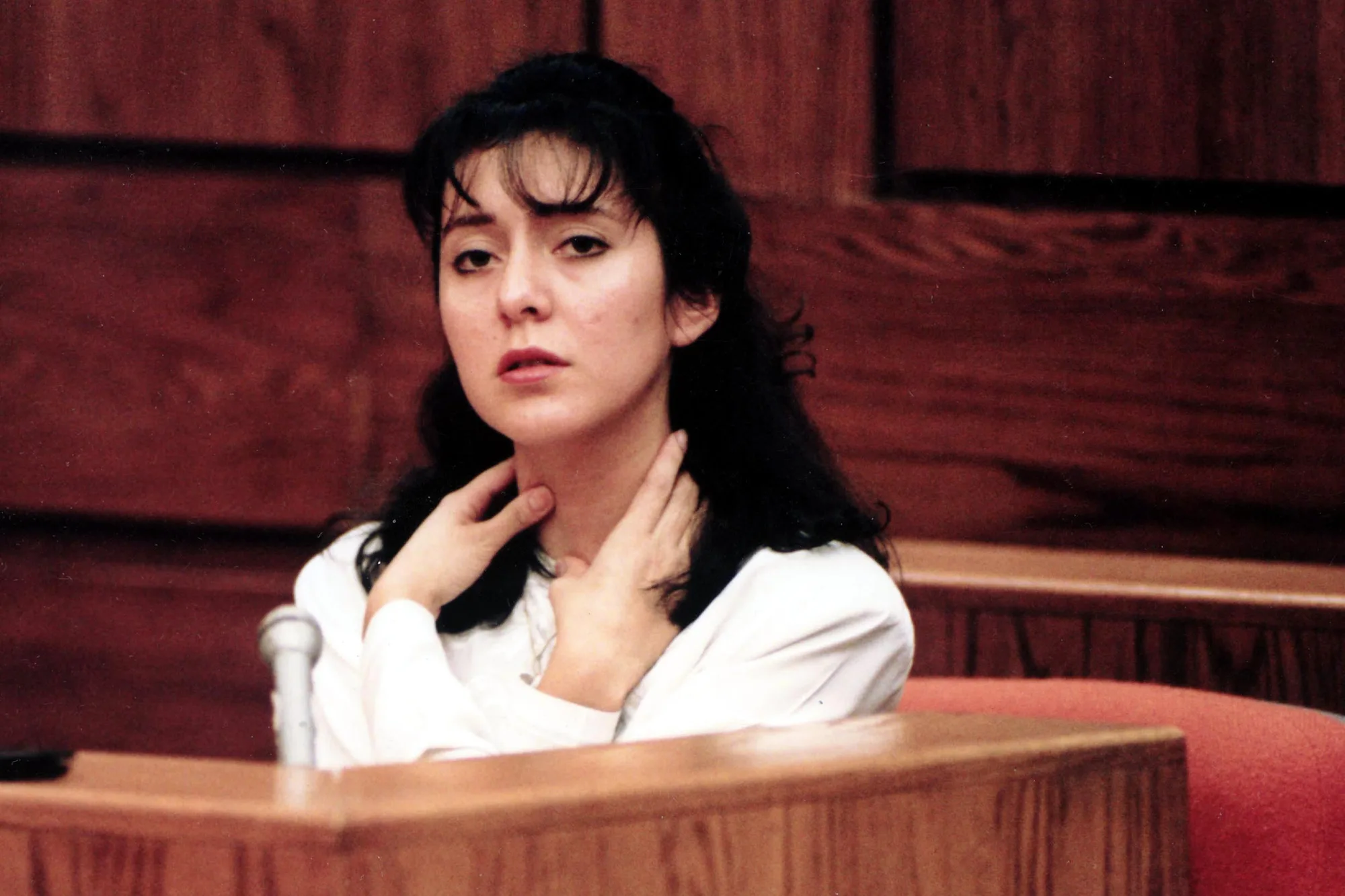 Guest View: Kristin Kreuk ‘likes’ Tweet supporting Lorena Bobbitt – Do you not see the irony and your hypocrisy Kristin?