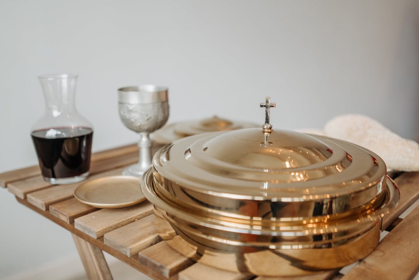 <strong>What Is Wine Decanting And Explaining The Importance Of It</strong>