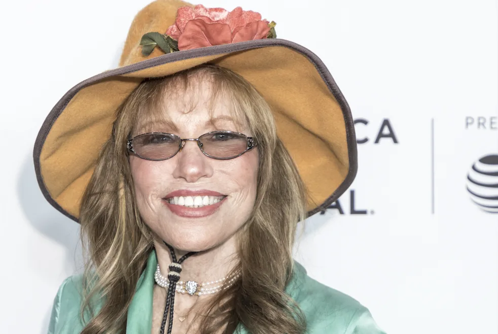 Carly Simon Reveals Parkinson's Disease Diagnosis