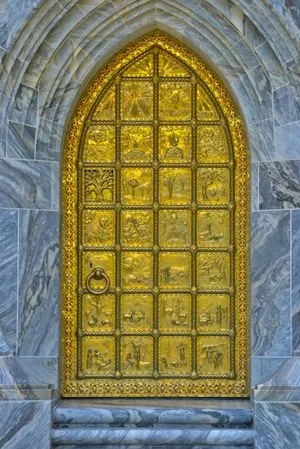 godlen door