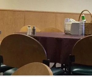 There are plenty of empty tables at V-Week.