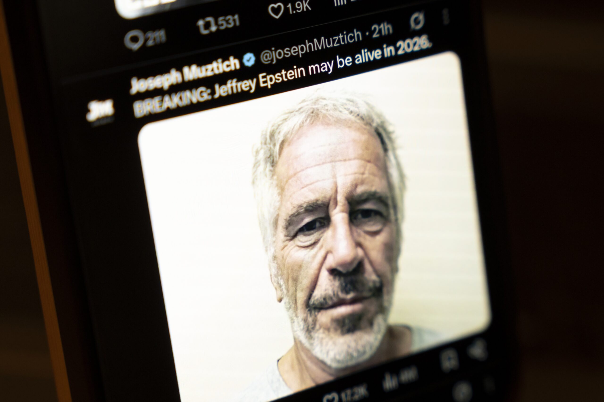 Jeffrey Epstein’s Purported Suicide Note Is Now Public And It Was Sealed In A Vault For Nearly Five Years