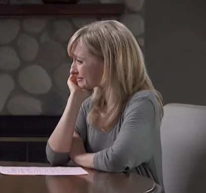 Allison Mack Breaks Down and Cries When Sex-Slaver Raniere Speaks to Her About ‘Authenticity’