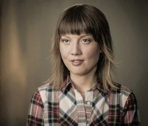 Nicki Clyne t.