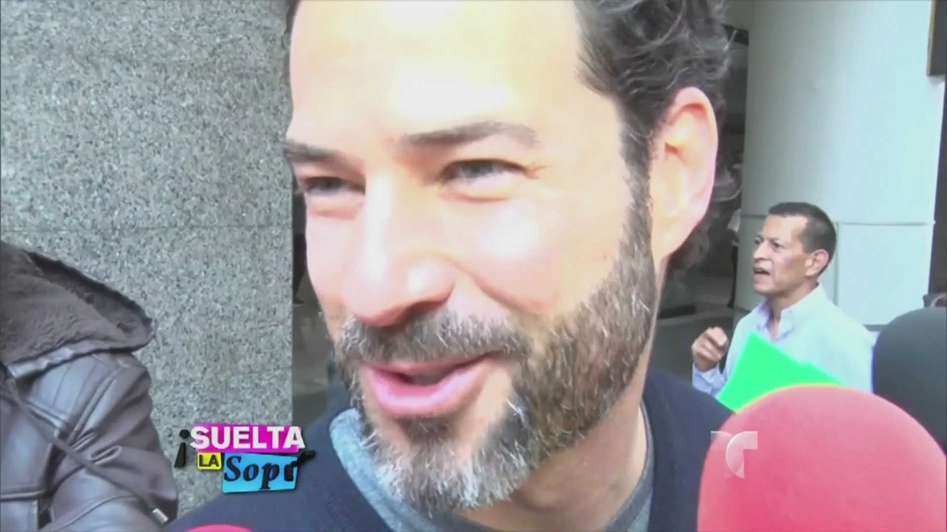 El periodista estadounidense llama a Emiliano Salinas un cobarde