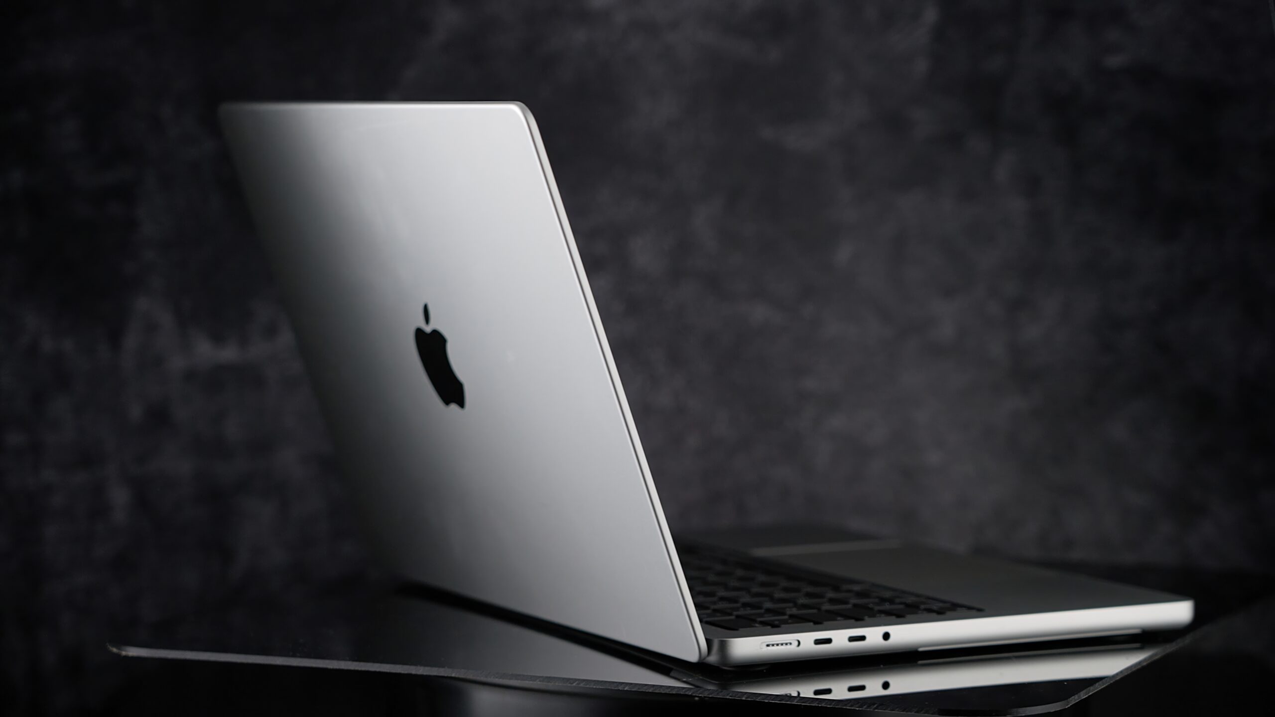 MacBook Ultra Will Be The Biggest MacBook Redesign In Five Years