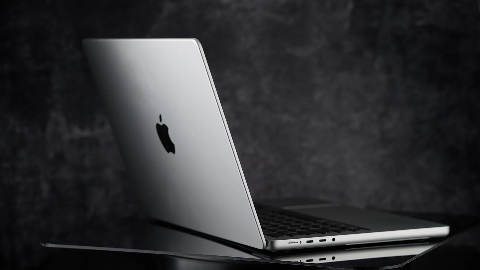 MacBook Ultra Will Be The Biggest MacBook Redesign In Five Years
