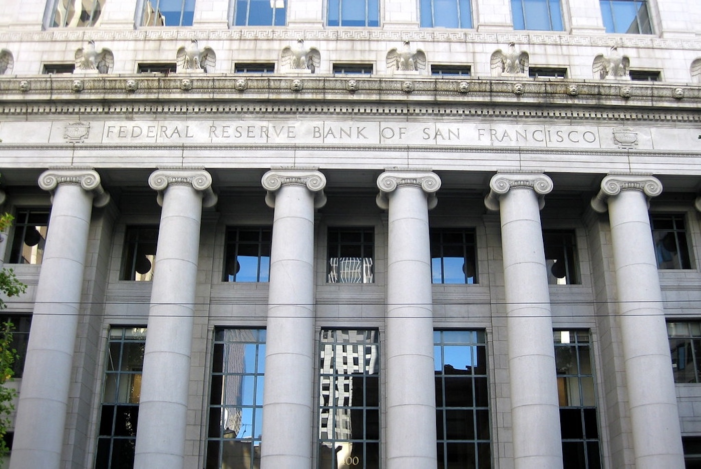 Exploring the Pros and Cons of Government and Institutional Adoption of Cryptocurrency