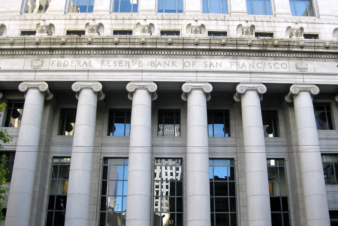 Exploring the Pros and Cons of Government and Institutional Adoption of Cryptocurrency