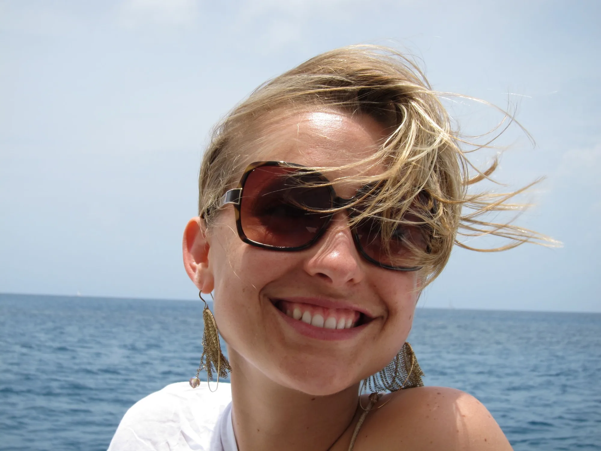 Never Before Seen Pics of Allison Mack on Richard Branson’s Necker Island