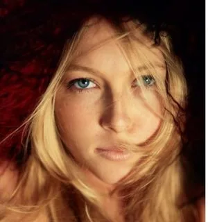 India Oxenberg