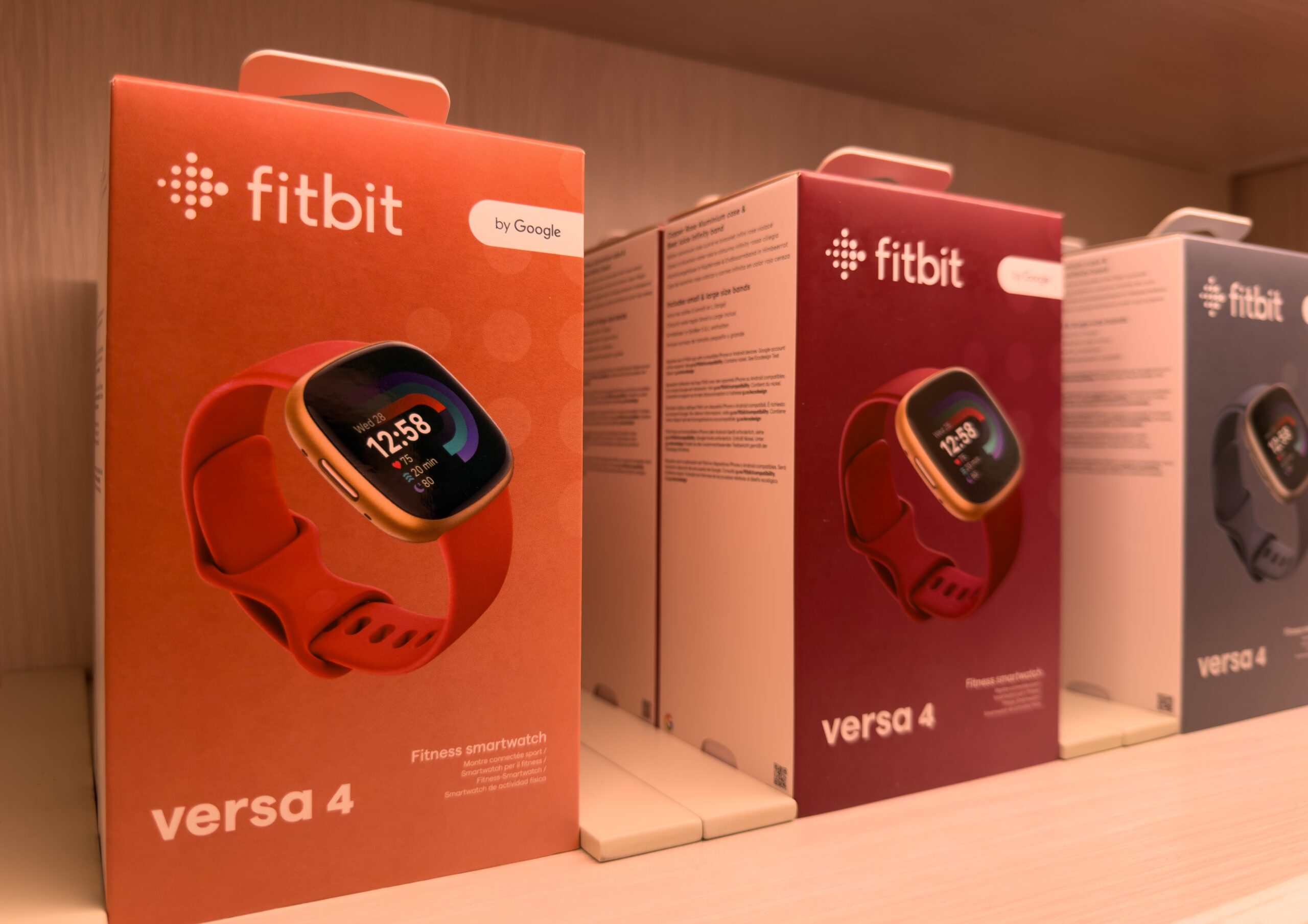 Google Fitbit Air Is A $99 Screenless Fitness Tracker And It Just Went On Sale Today