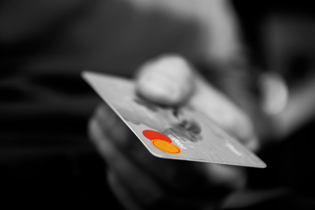 5 Common Misunderstandings About Credit Cards … and What You Should Know to Protect Yourself