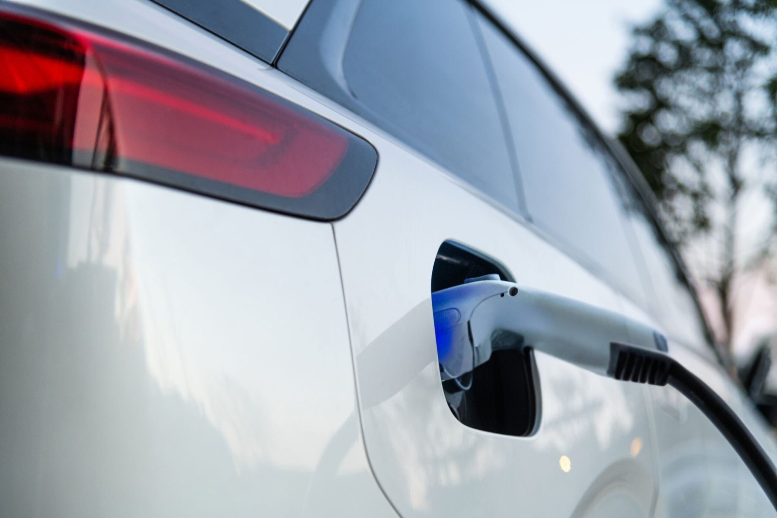 Electric Vehicles Just Got A Battery That Charges In 6 Minutes