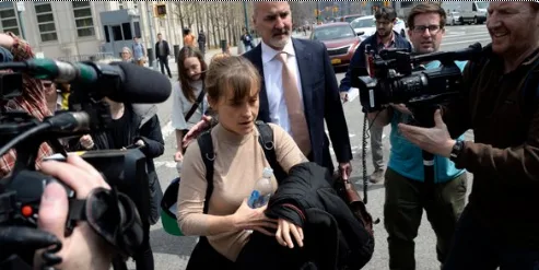 Village Diane: Observations and photos from court yesterday of Allison Mack, Clare Bronfman, Keith Raniere and Kathy Russell