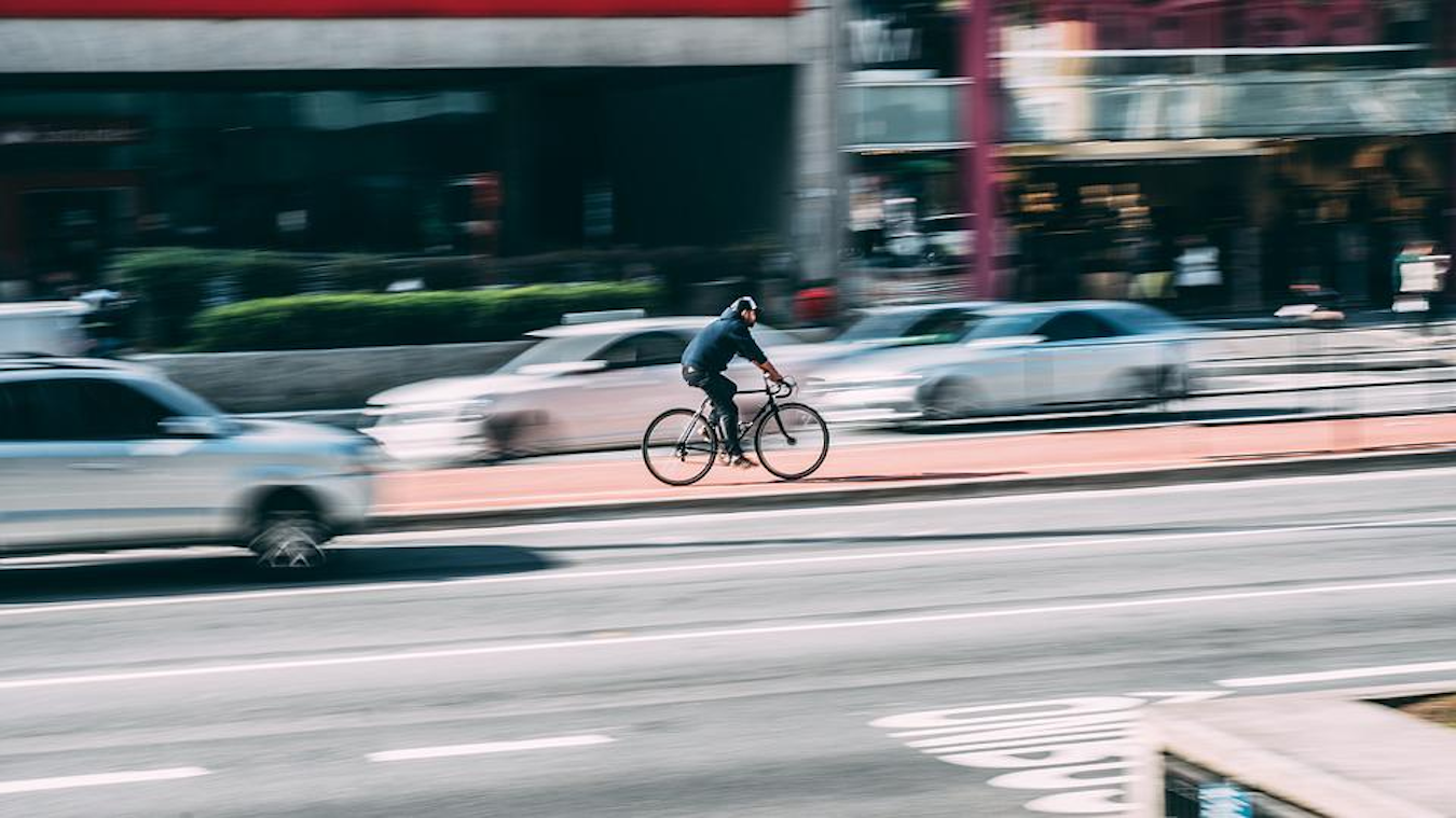 You Love Bike Riding? Here Is How To Keep Yourself Safe In The Streets