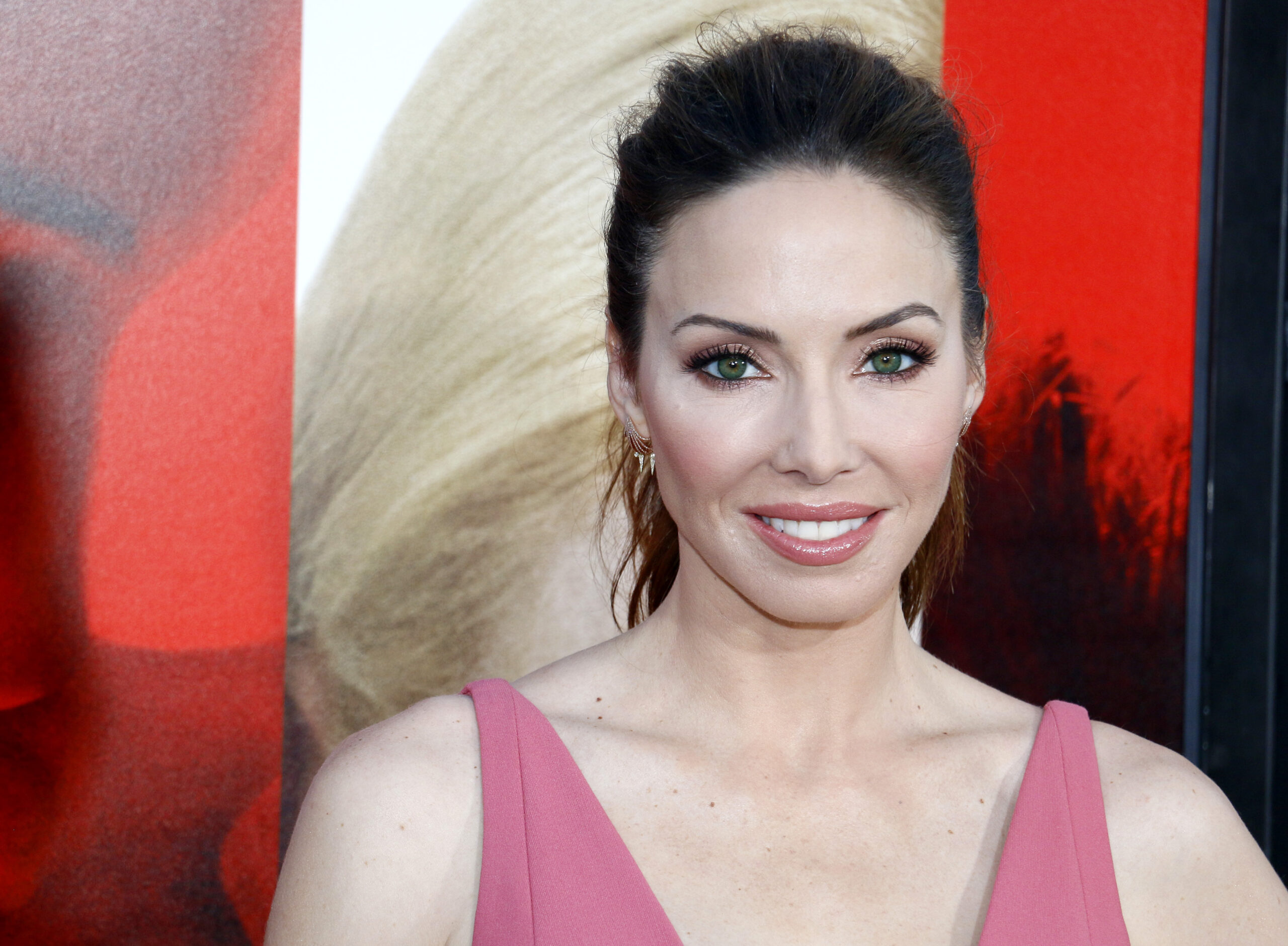 Whitney Cummings Just Revealed Her Wedding Plans And It’s As Funny As You Thought