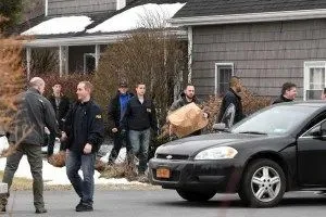 FBI Special Agent Michael Lever at the raid of Nancy Salzman's home, the same day as the FBI raid of 8 Hale Drive.