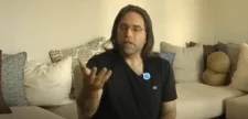 Keith Raniere hand gestures