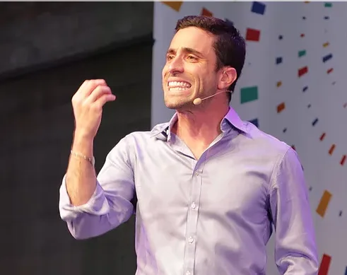 Is Marc Elliot still recruiting for Vanguard?