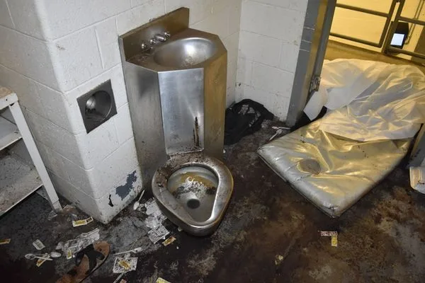 Lashawn Thompson jail cell