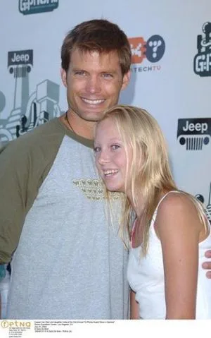 Casper Van Dien and daughter India at the 2nd Annual "G-Phoria-Award Show 4 Gamers"
Shrine Exposition Center, Los Angeles, CA
July 31, 2004 
© Sara De Boer