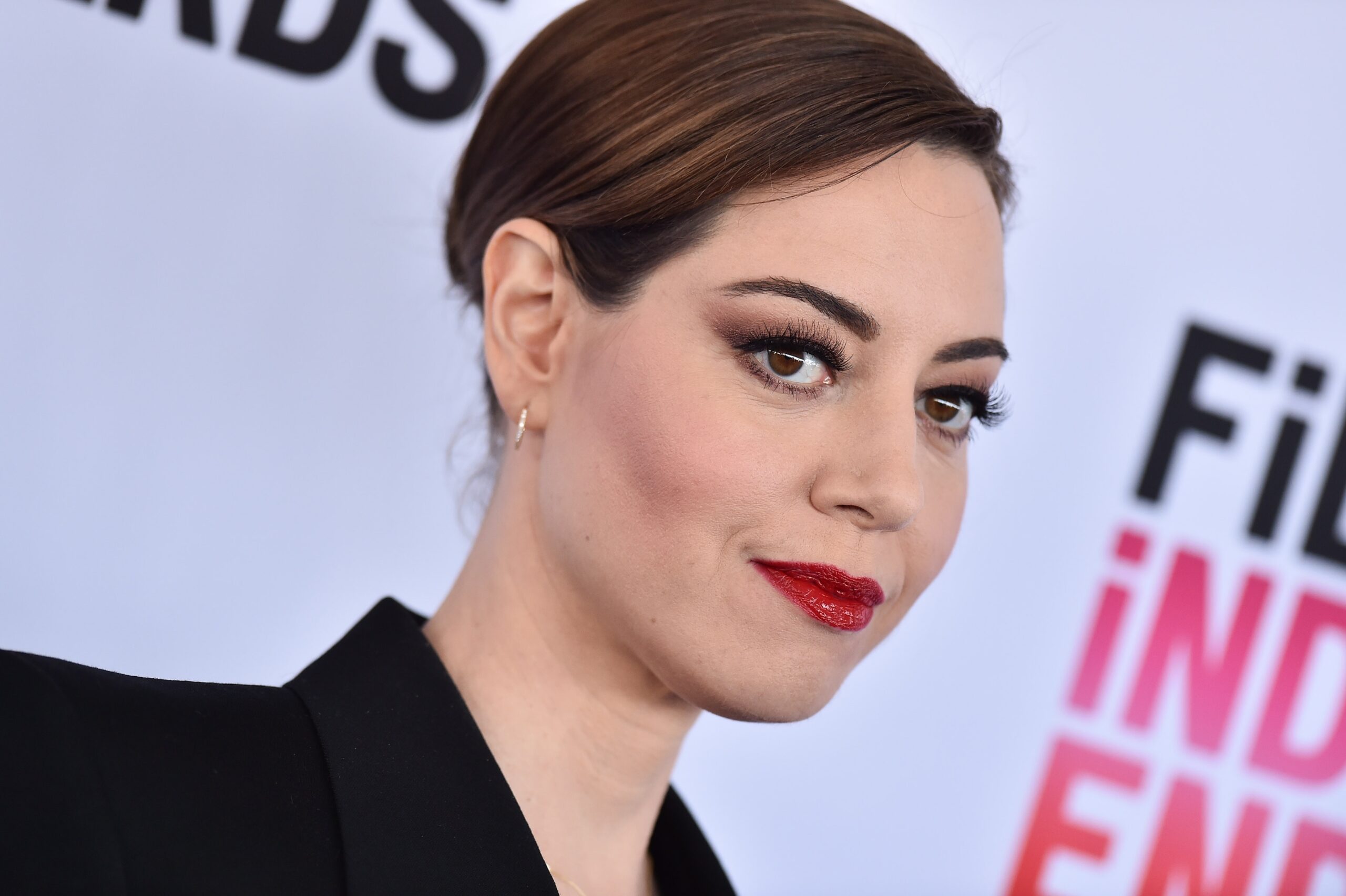 Aubrey Plaza Is Having A Baby With Her Black Bear Co-Star Christopher Abbott