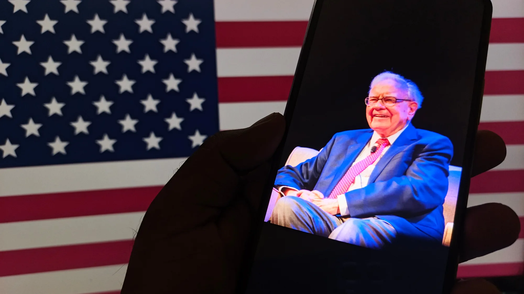 Warren Buffet Steps Down As Berkshire Hathaway Chairman