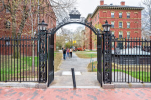Cambridgeusaapril292015entrancegateintoharvardcambridgeusaapril292015entrancegateintoharvard artvoice Harvardu