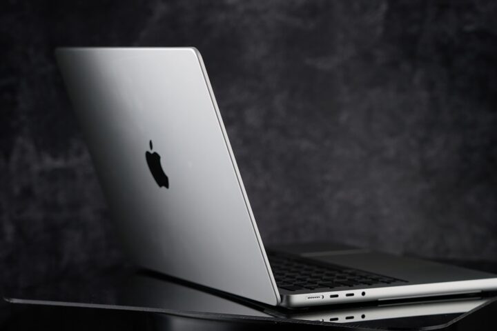 Macbook